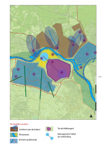 Een kaart van Arnhem waar alle wateren nadrukkelijk zijn ingetekend